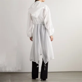Женское пальто 2023 Осень Новая корейская модная Солнцезащитная одежда Легкая И Дышащая Женская Ветровка Длинная куртка